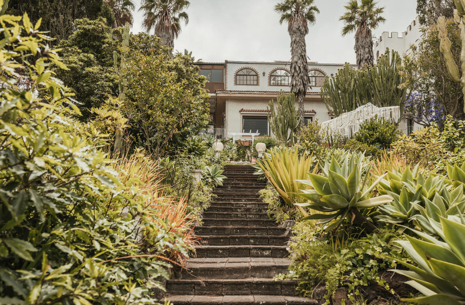 Escaleras desde la parte debajo