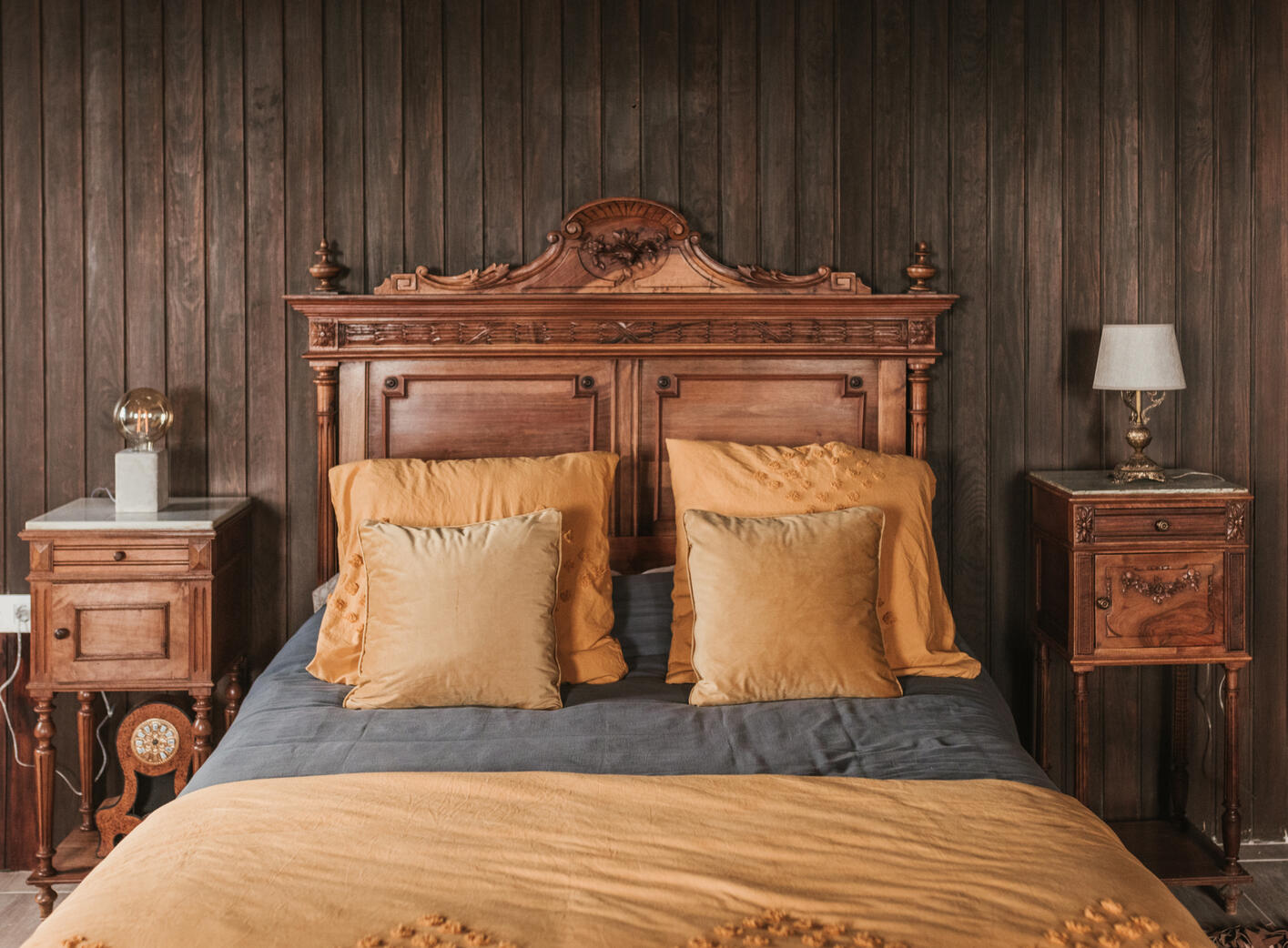 Cama en la habitacion del novio