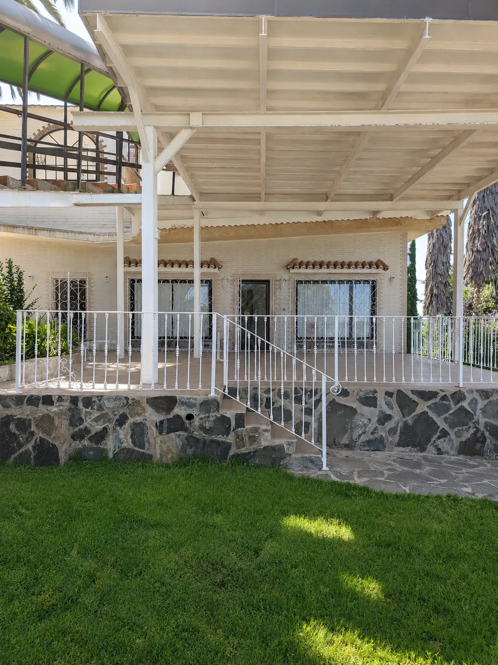 Terraza Cubierta Exterior + Mini Jardín — foto 2